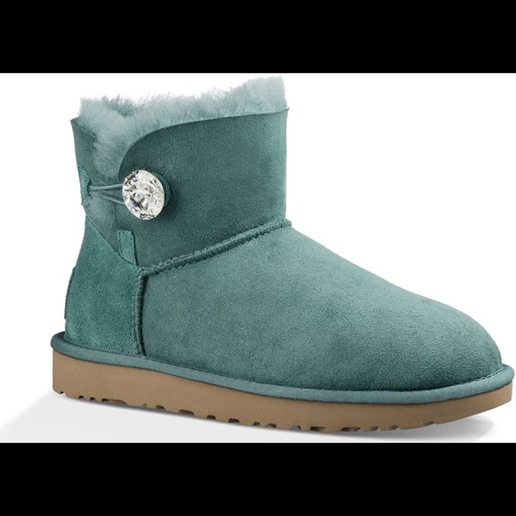 ISO mini teal/succulent/Tiffany blue/navy Uggs. - Picture 5 of 7